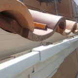 軒先瓦のシックイ剥がれ対応のためのプラ面戸施工修理