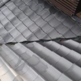 豊田市の谷板金の穴開きによる雨漏り修理。腰葺き屋根の銅板も新調。