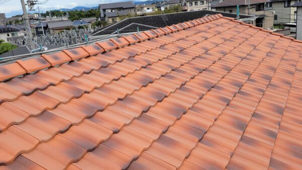 豊田市でCERAM-FS（エムバリエレッド）で柔らかい表情が出せた新築屋根工事