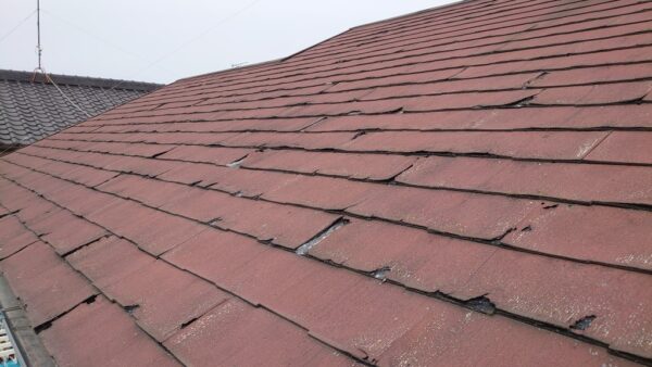 経年劣化で屋根がパリパリと剥離しても再塗装不可のパミールをTルーフで重ね葺き